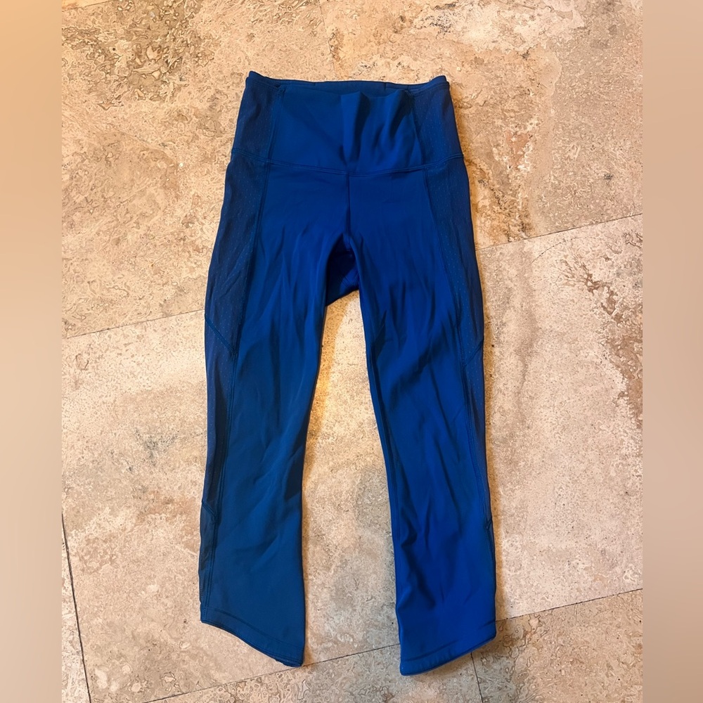 Lululemon capri size 4